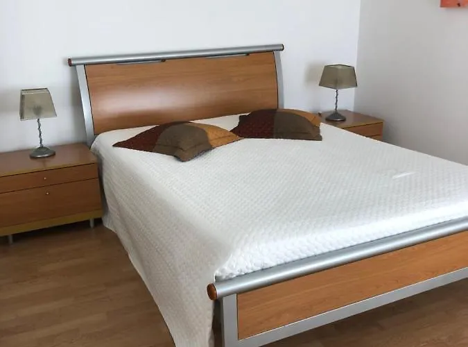 Konukevi 7 Saias - Centro 3*